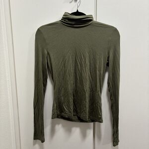 NWT Lovers And Friends Sz Small Green Katie Turtleneck Long Sleeve Thin Top